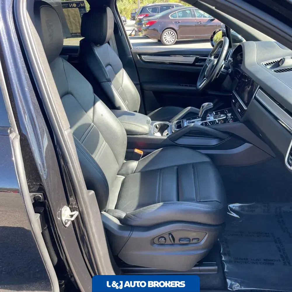 2022 Porsche Cayenne Platinum Edition