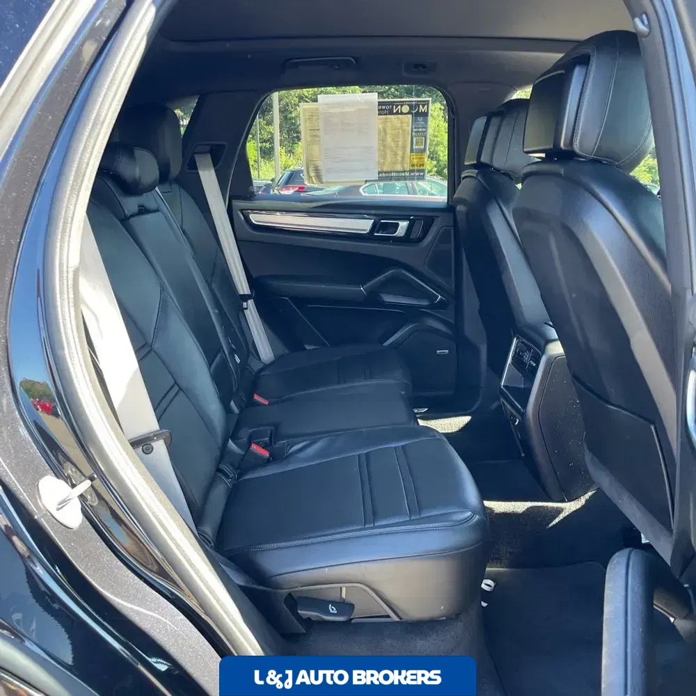 2022 Porsche Cayenne Platinum Edition