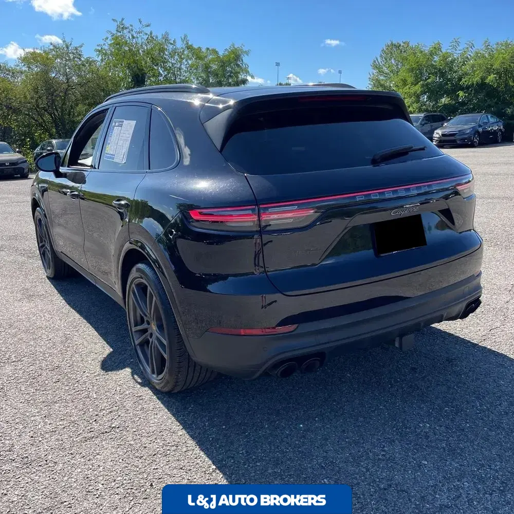 2022 Porsche Cayenne Platinum Edition