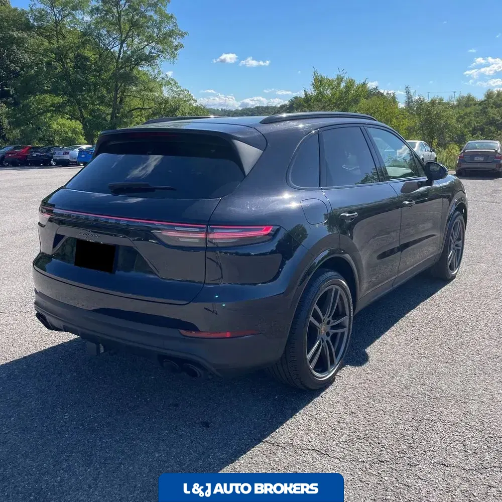 2022 Porsche Cayenne Platinum Edition