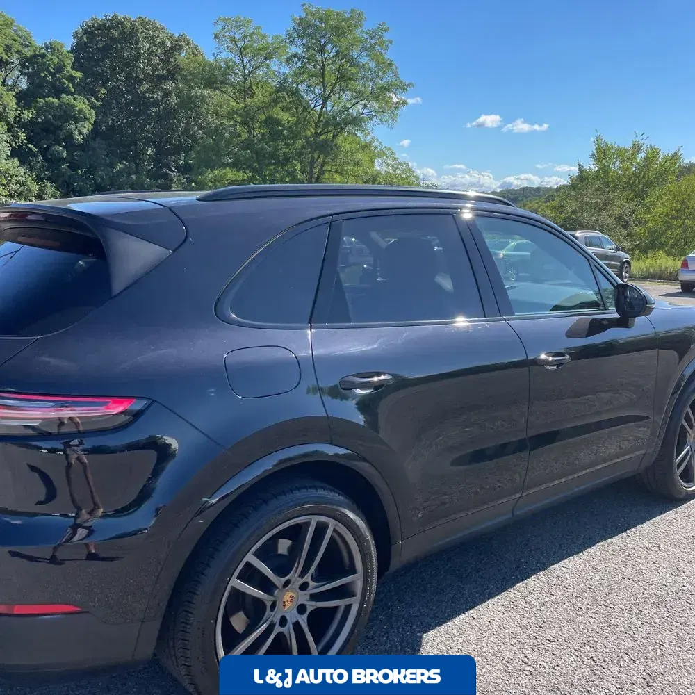 2022 Porsche Cayenne Platinum Edition