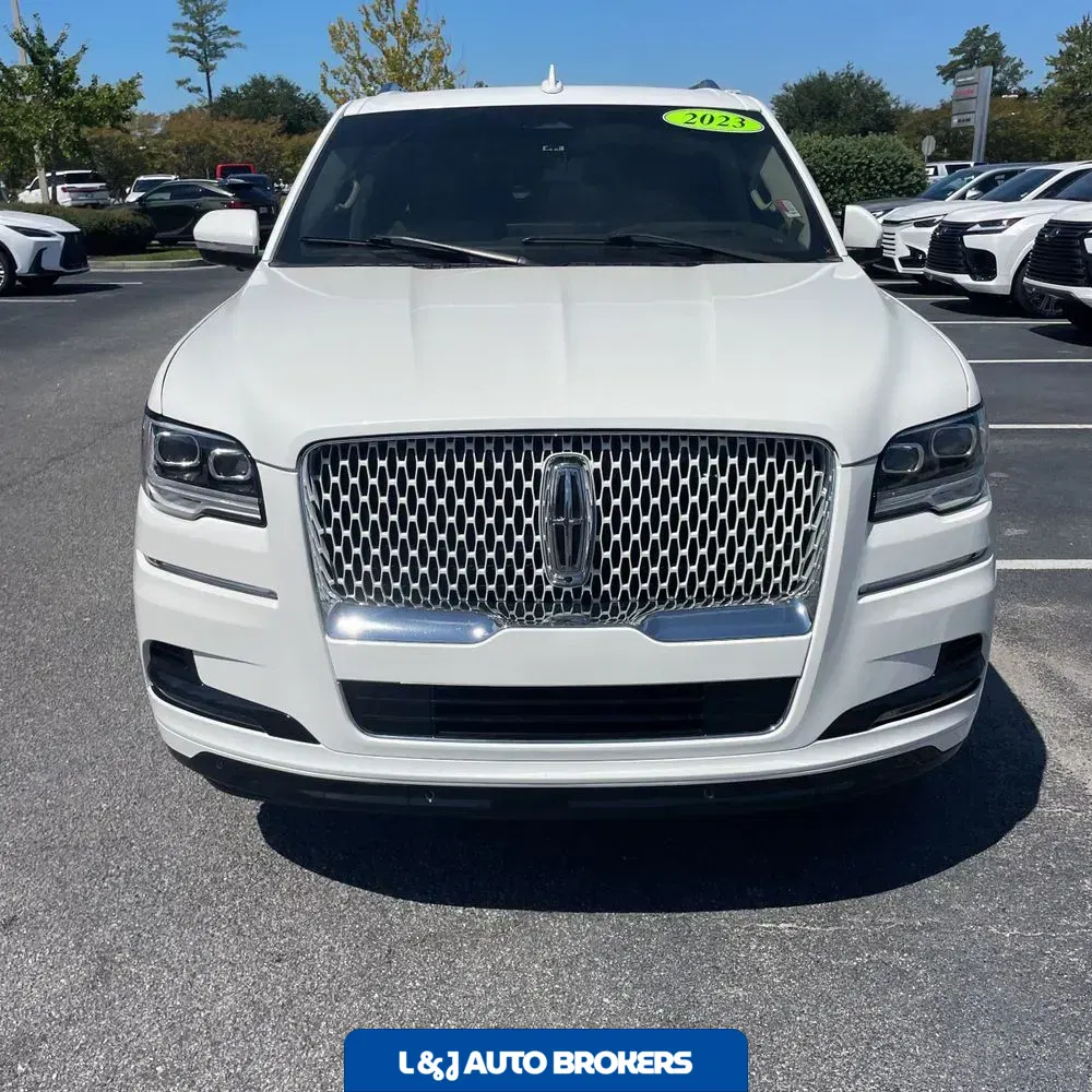 2023 Lincoln Navigator L Reserve