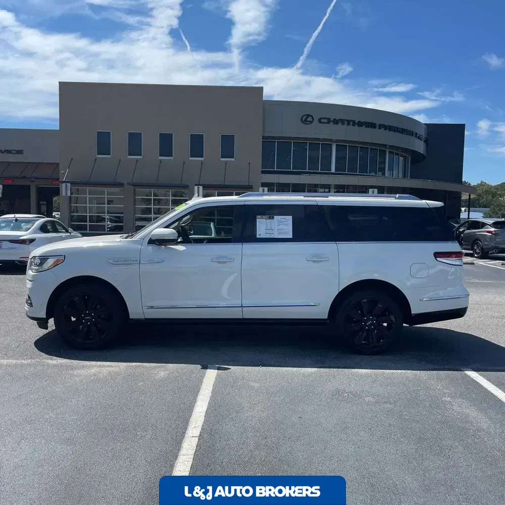 2023 Lincoln Navigator L Reserve