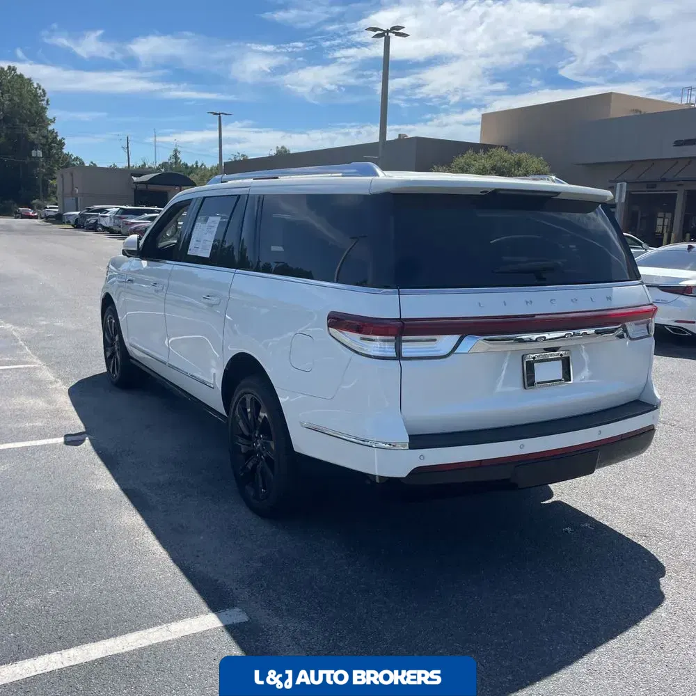 2023 Lincoln Navigator L Reserve