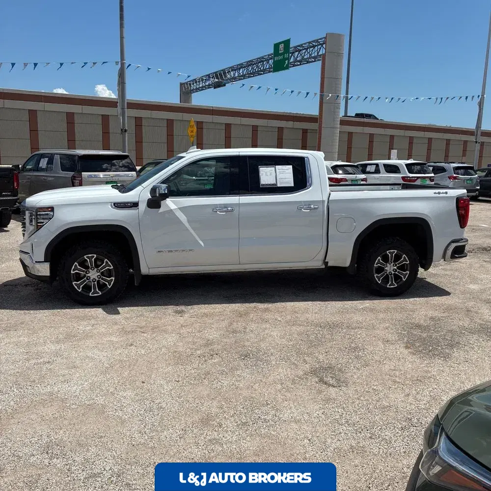 2024 GMC Sierra 1500 SLT