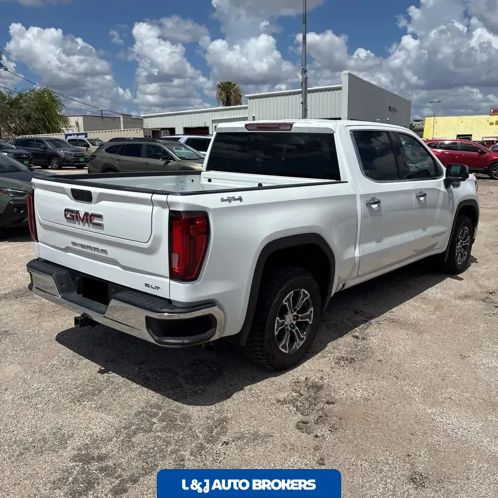 2024 GMC Sierra 1500 SLT