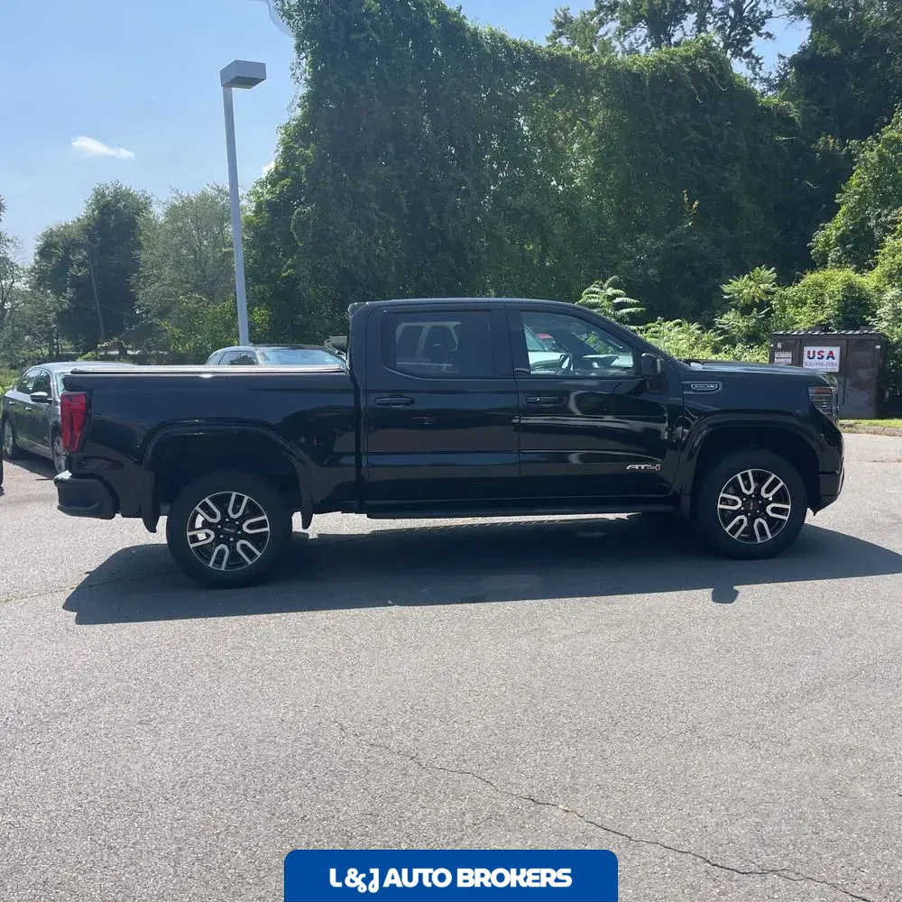 2023 GMC Sierra 1500 AT4