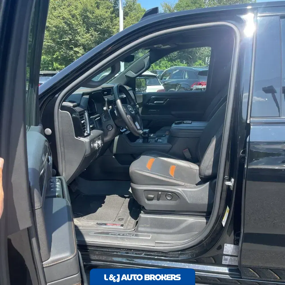 2023 GMC Sierra 1500 AT4