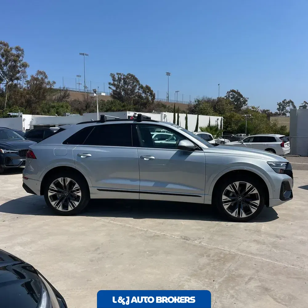 2025 Audi Q8 Premium 55