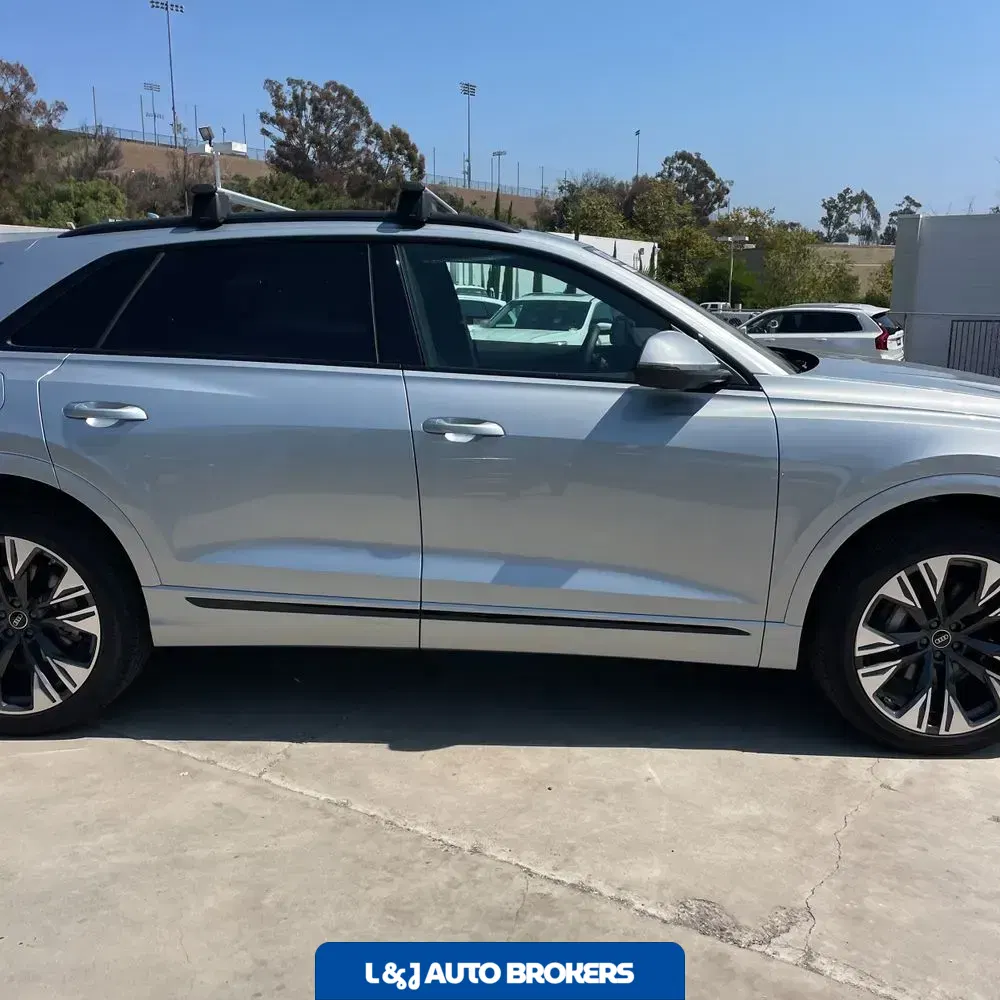 2025 Audi Q8 Premium 55