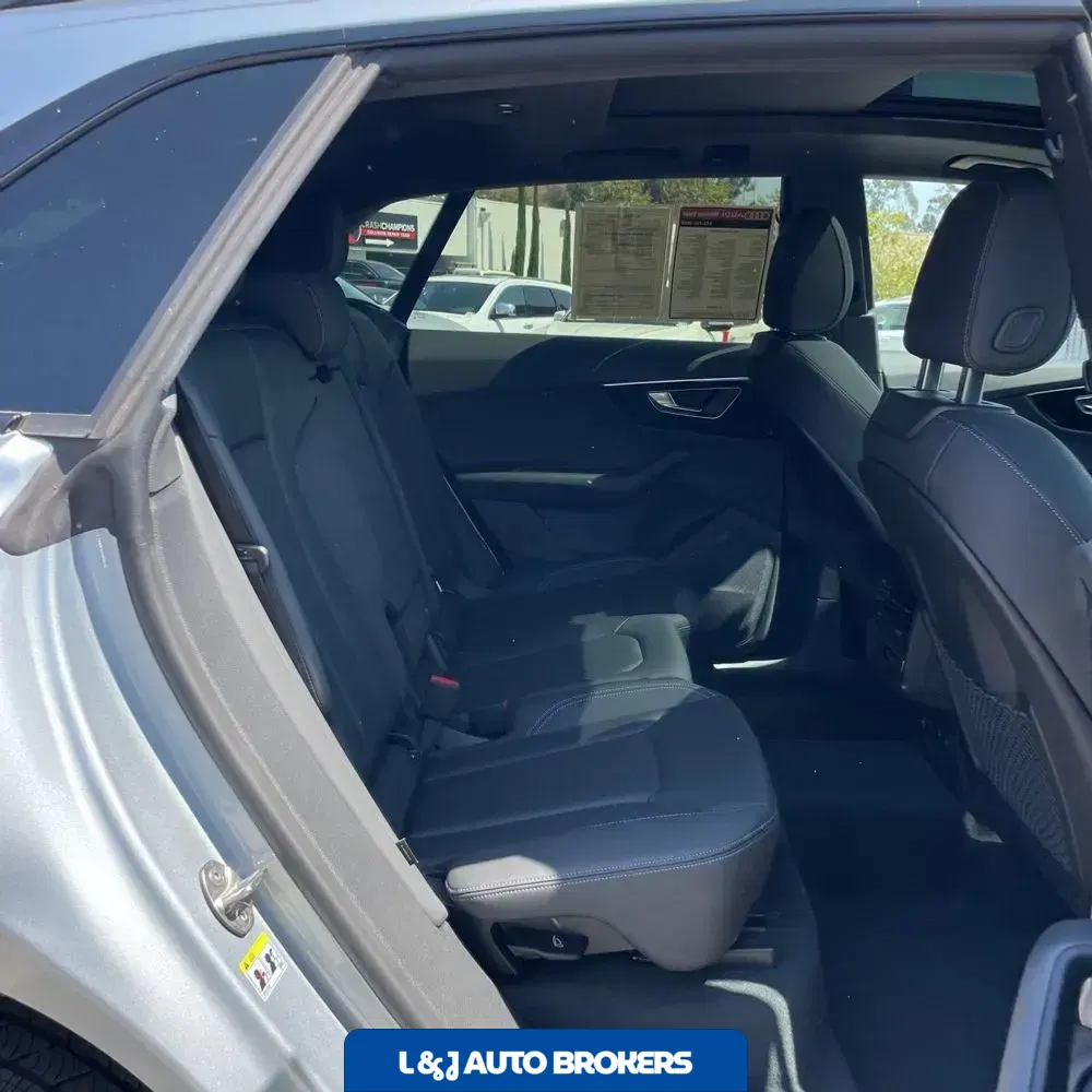 2025 Audi Q8 Premium 55