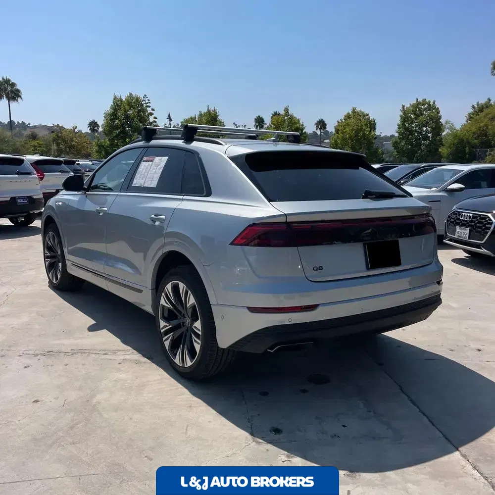 2025 Audi Q8 Premium 55