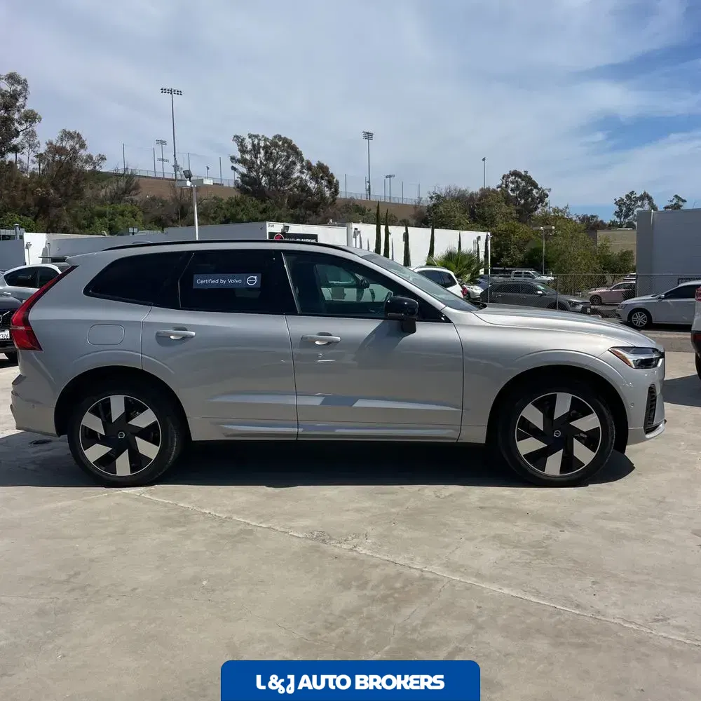 2024 Volvo XC60 T8 - Plus PHEV
