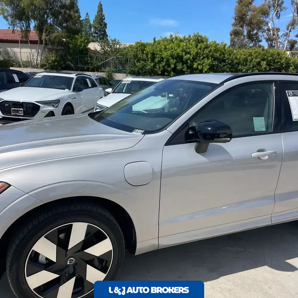 2024 Volvo XC60 T8 - Plus PHEV