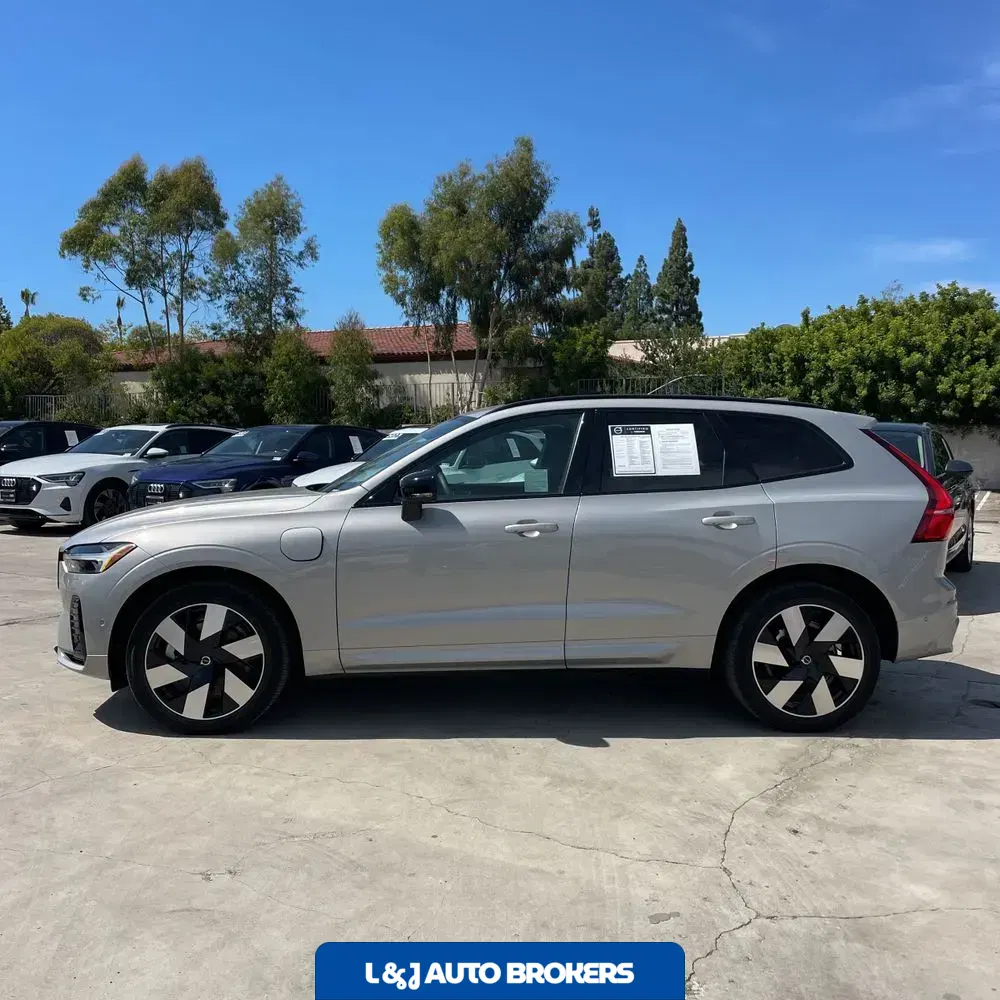 2024 Volvo XC60 T8 - Plus PHEV