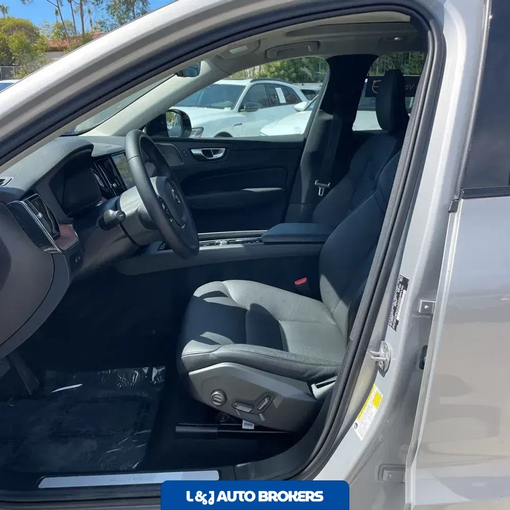 2024 Volvo XC60 T8 - Plus PHEV