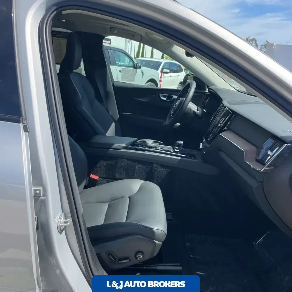 2024 Volvo XC60 T8 - Plus PHEV