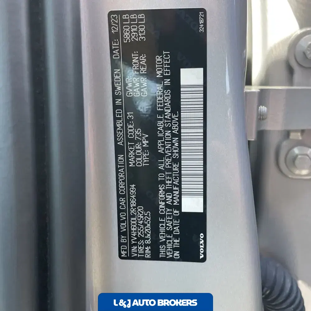 2024 Volvo XC60 T8 - Plus PHEV