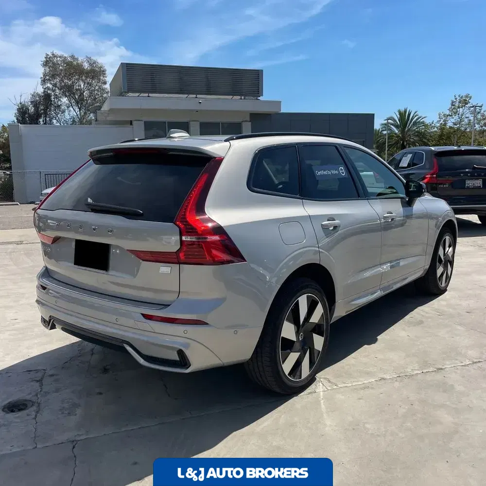 2024 Volvo XC60 T8 - Plus PHEV