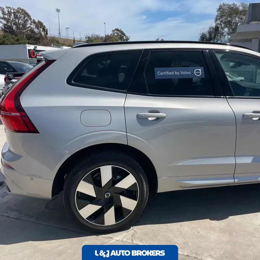 2024 Volvo XC60 T8 - Plus PHEV