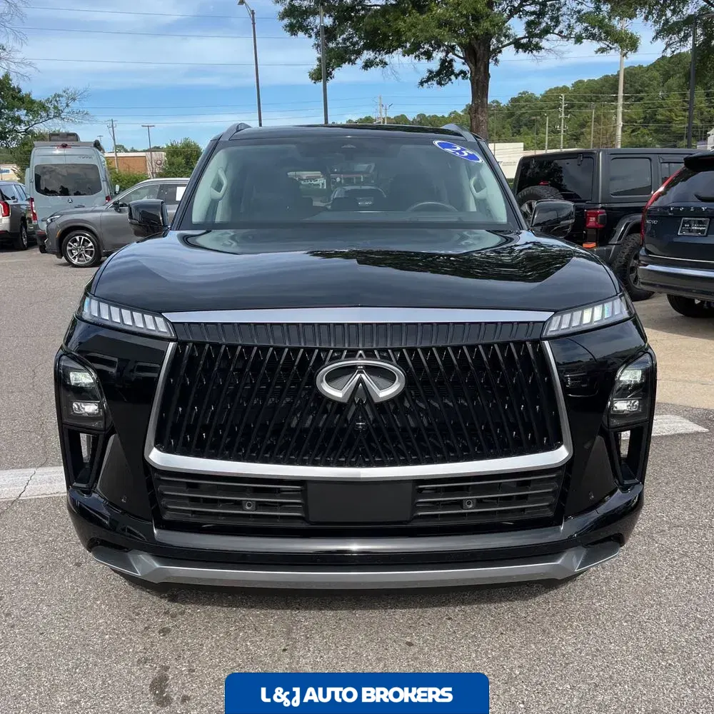 2025 INFINITI QX80 Luxe