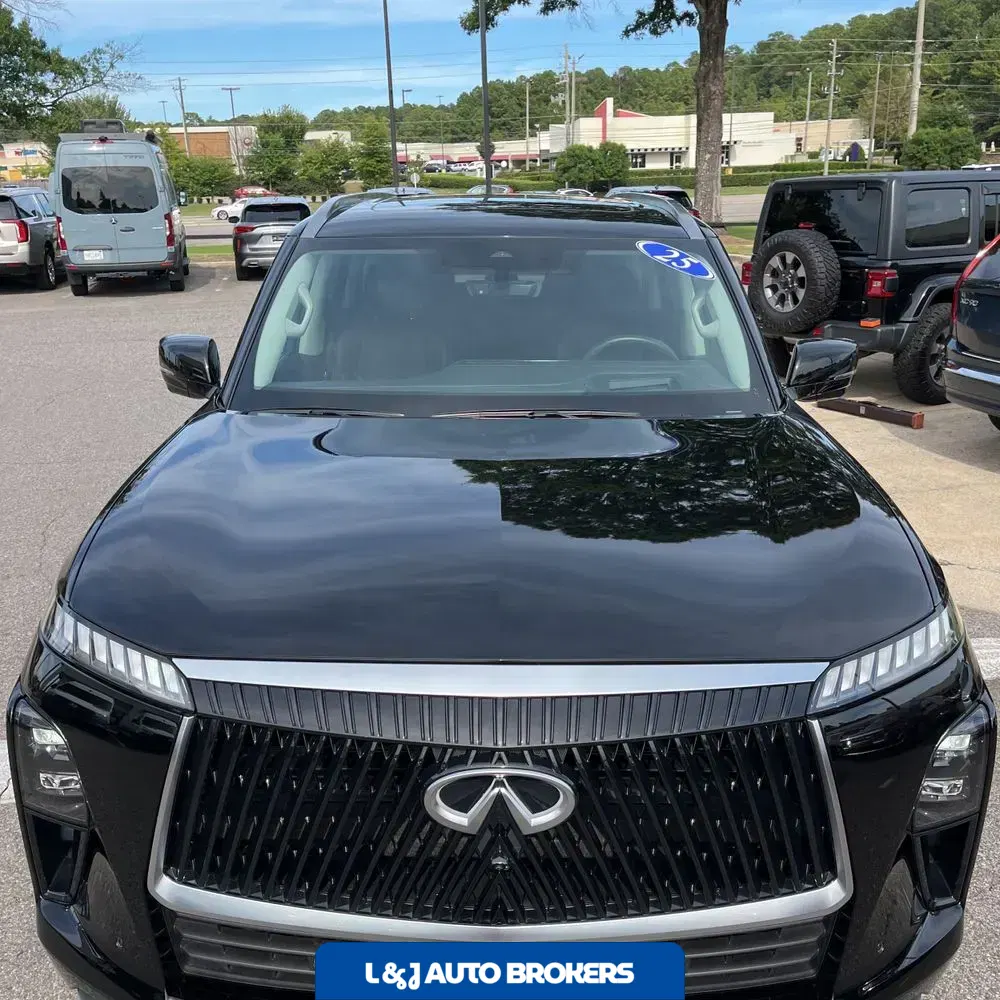 2025 INFINITI QX80 Luxe