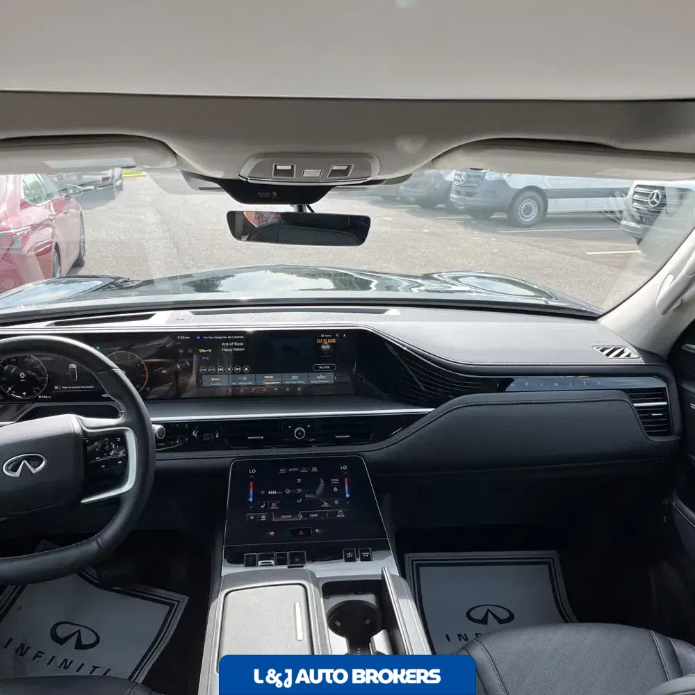 2025 INFINITI QX80 Luxe