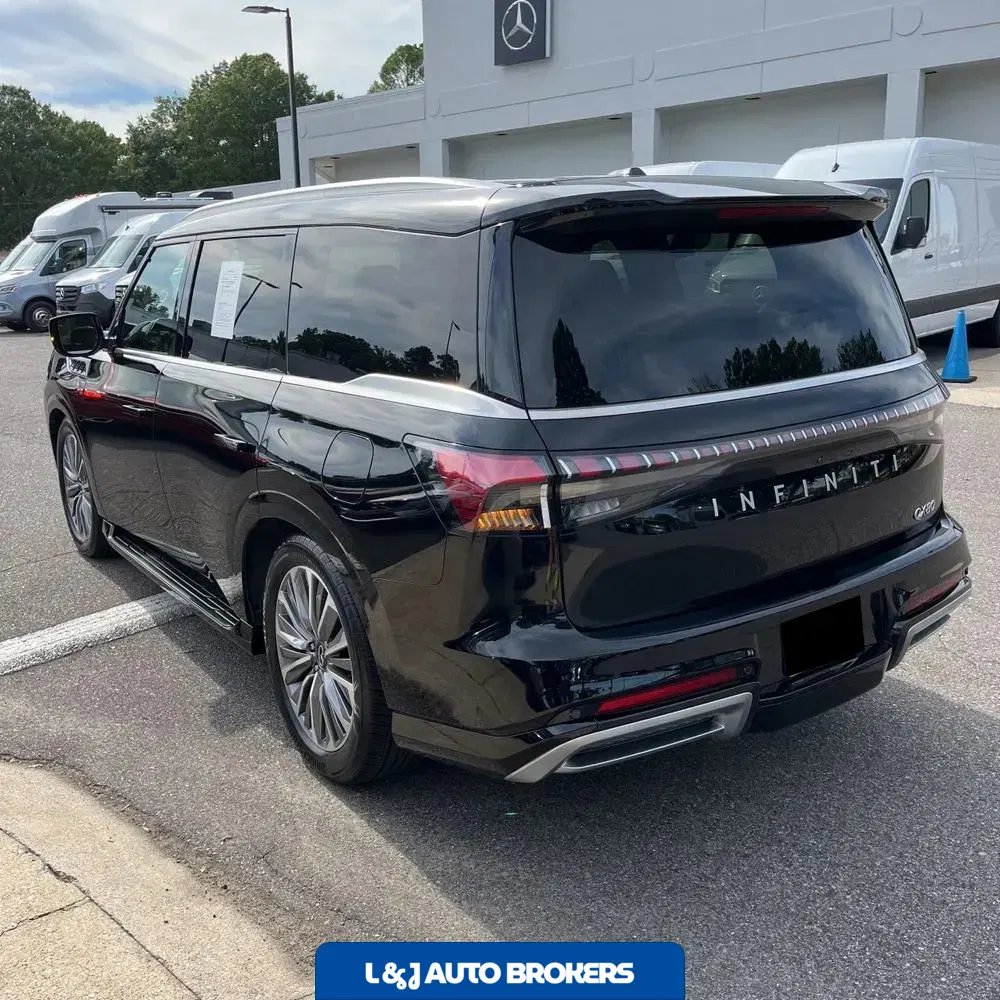2025 INFINITI QX80 Luxe