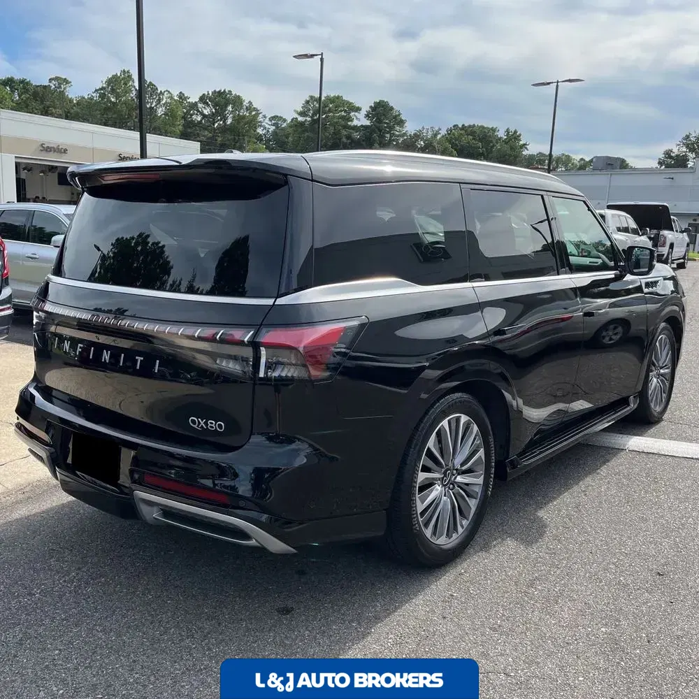 2025 INFINITI QX80 Luxe