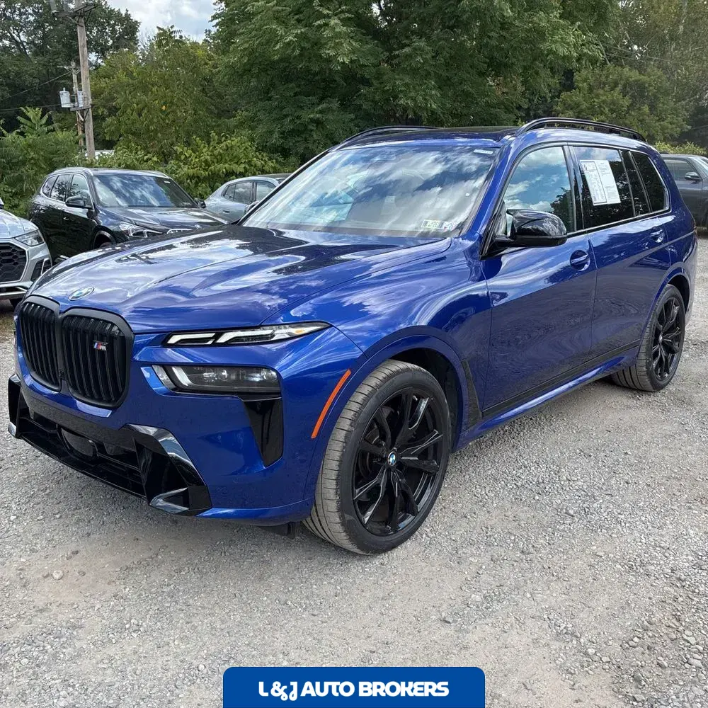 2023 BMW X7 M60i