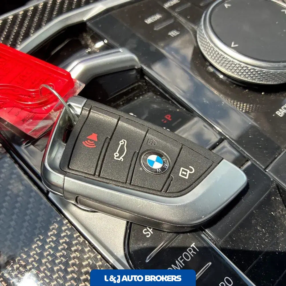 2023 BMW X7 M60i