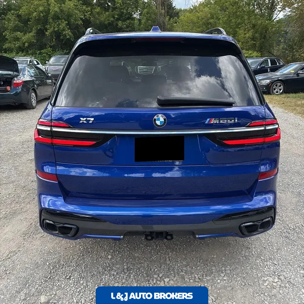 2023 BMW X7 M60i