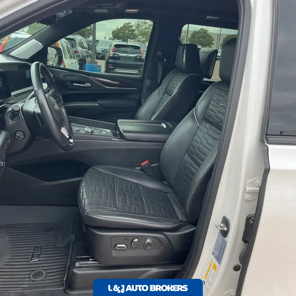 2023 Cadillac Escalade ESV Sport Platinum