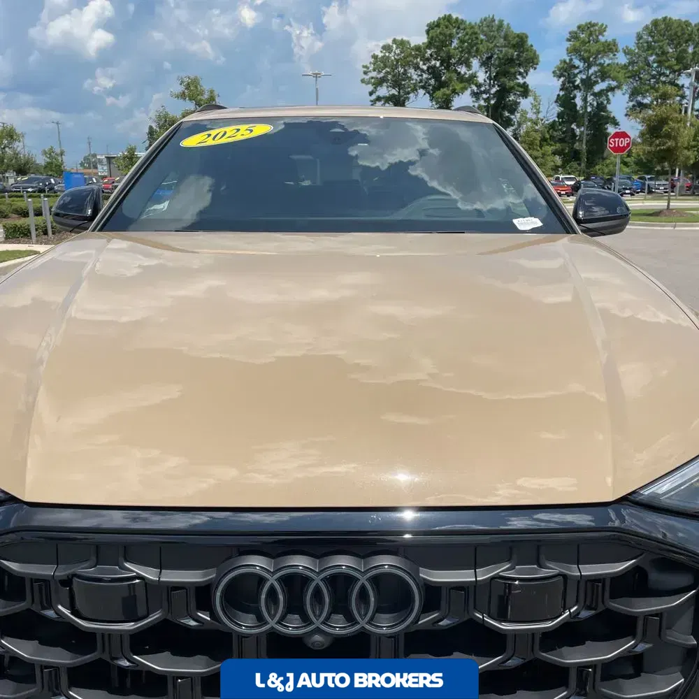 2025 Audi SQ8 Base