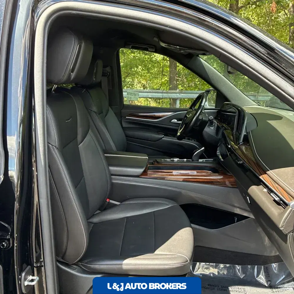 2022 Cadillac Escalade Luxury
