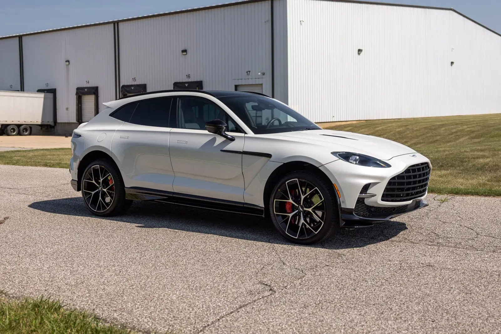 2025 Aston Martin DBX707