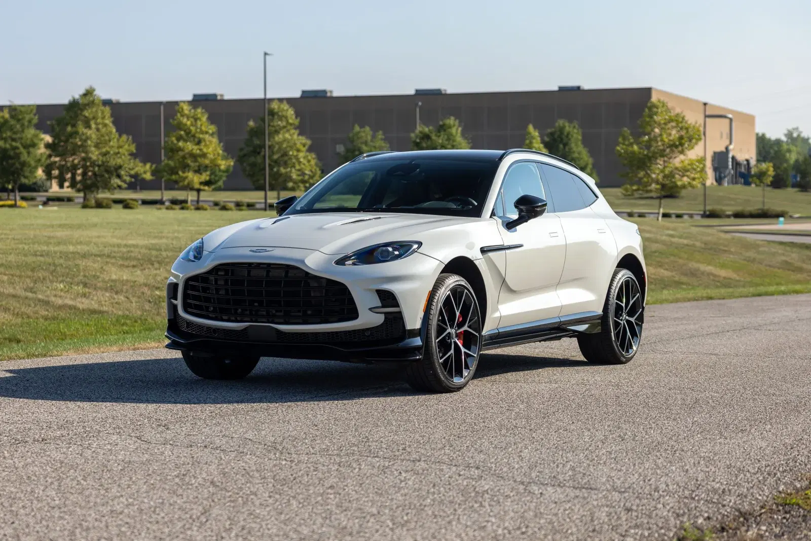 2025 Aston Martin DBX707