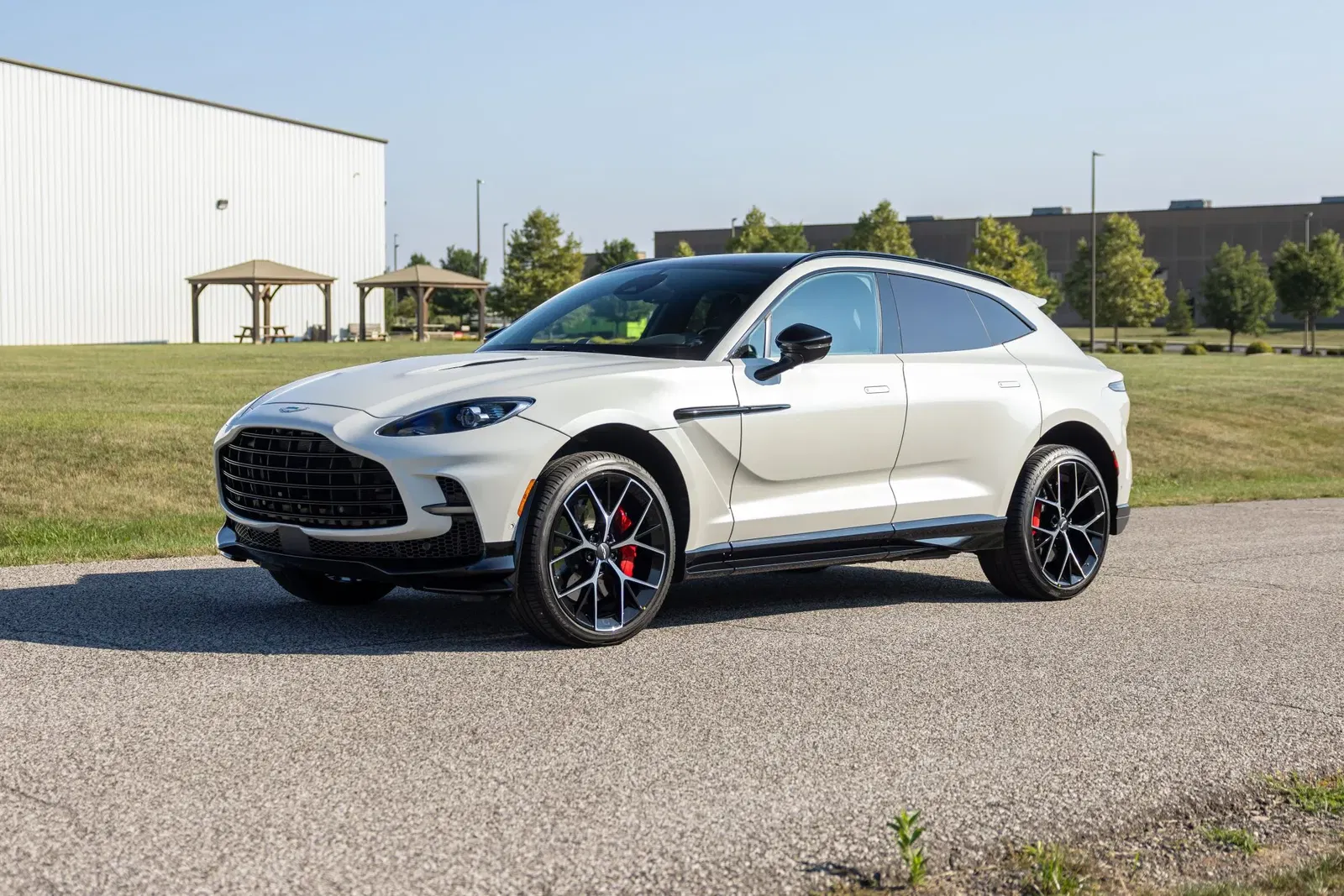 2025 Aston Martin DBX707