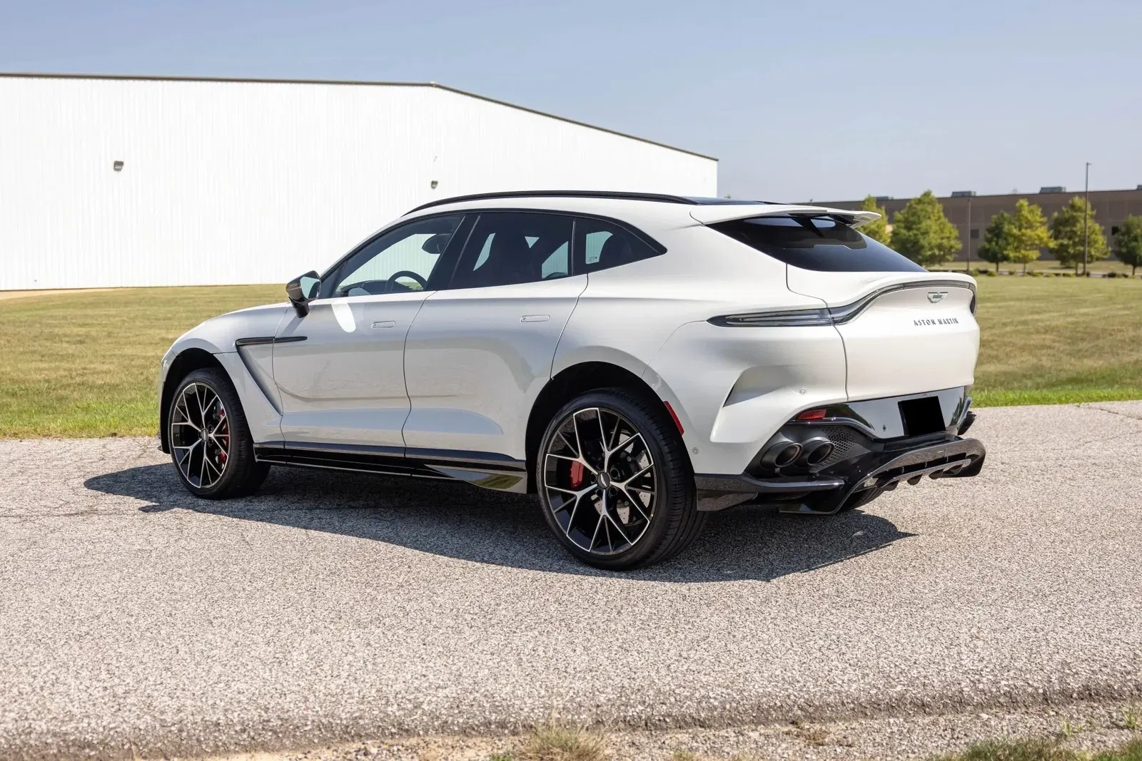 2025 Aston Martin DBX707