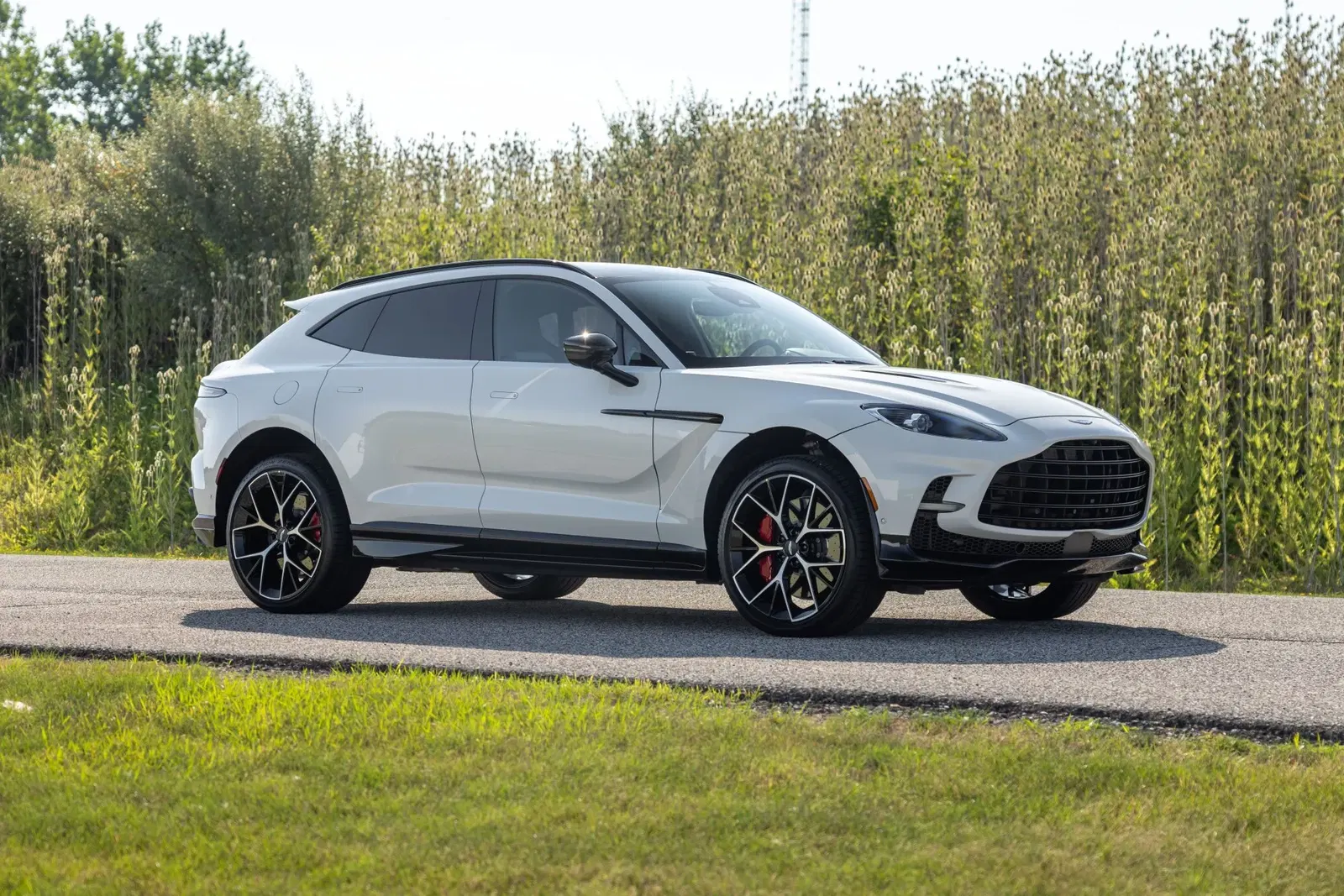 2025 Aston Martin DBX707