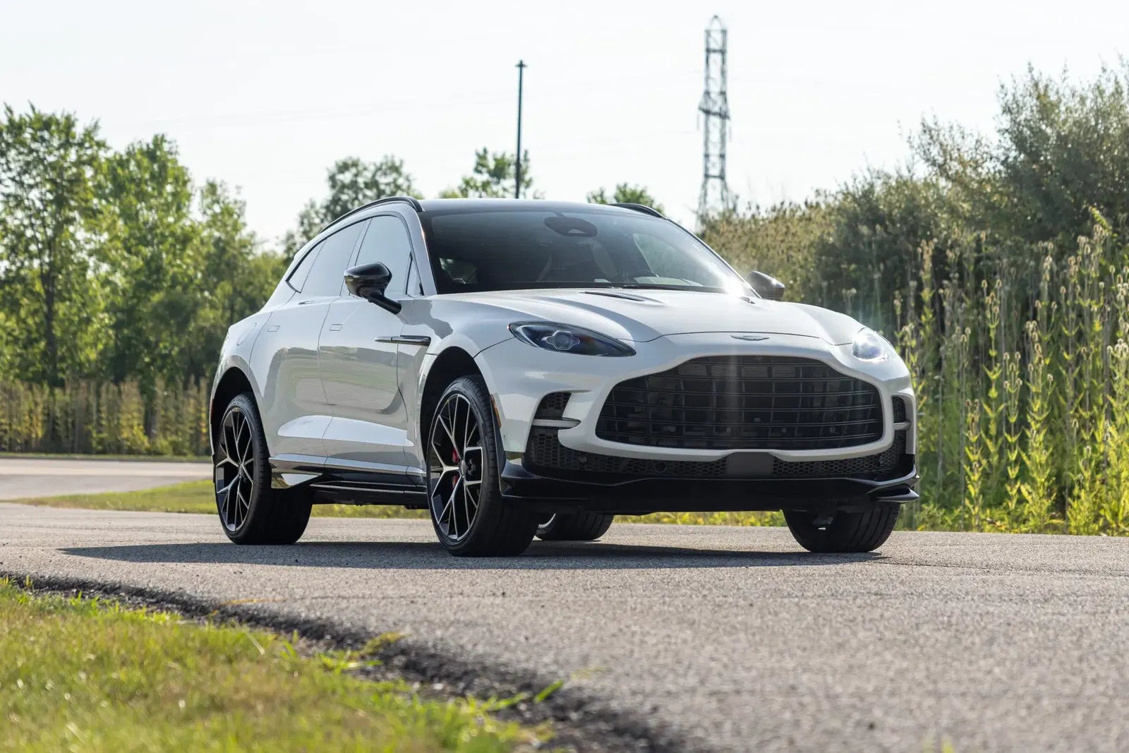 2025 Aston Martin DBX707