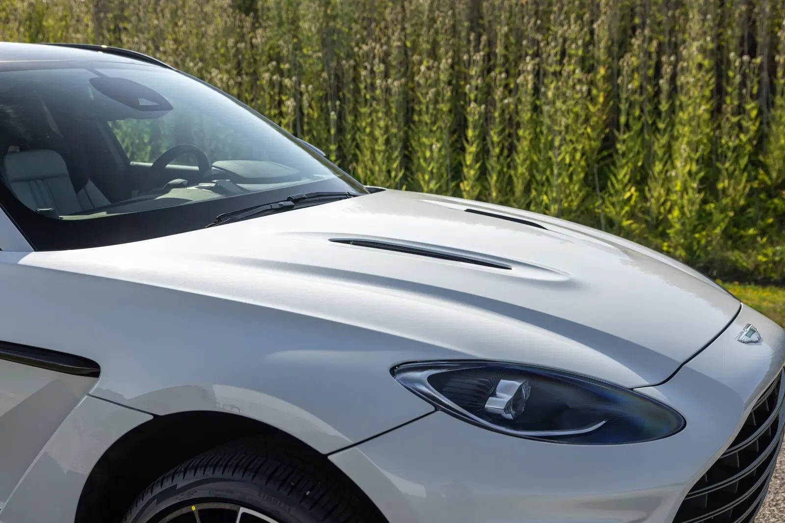 2025 Aston Martin DBX707