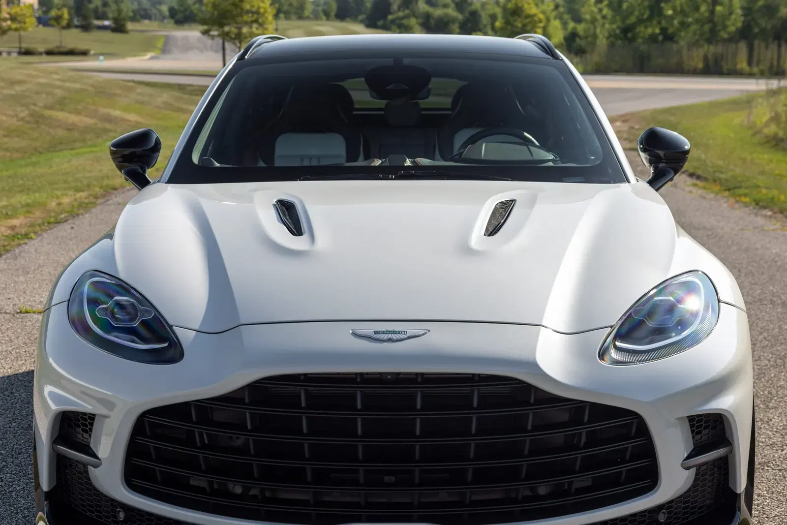 2025 Aston Martin DBX707