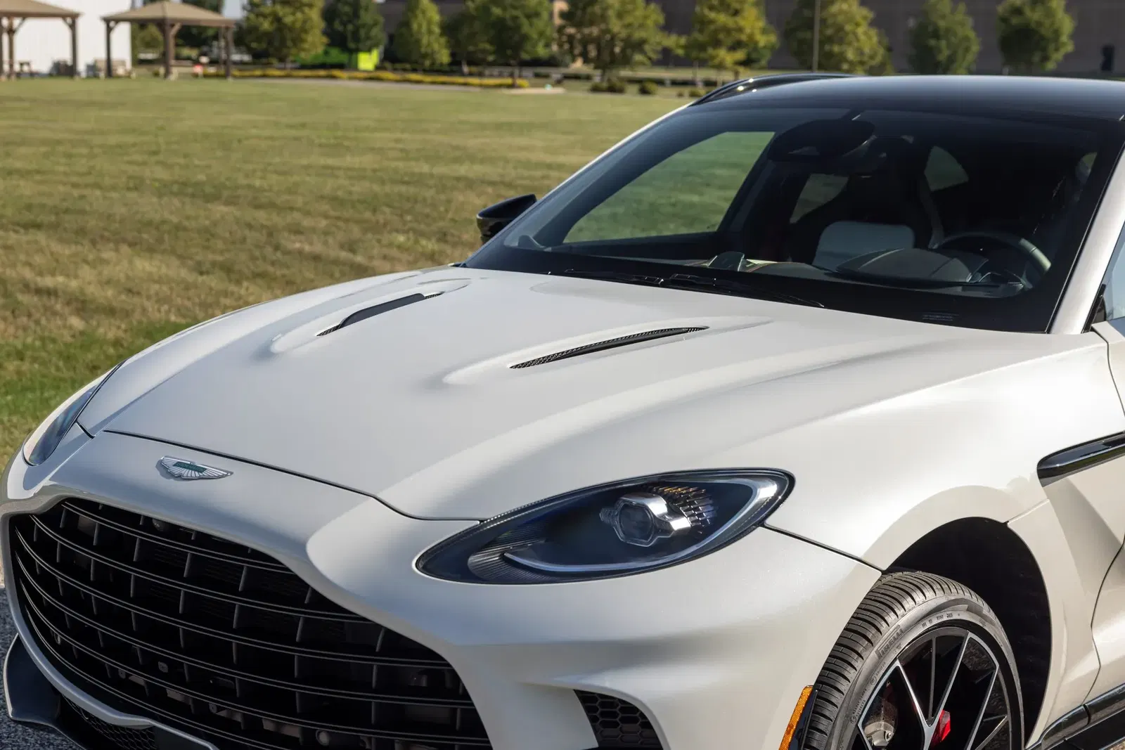 2025 Aston Martin DBX707