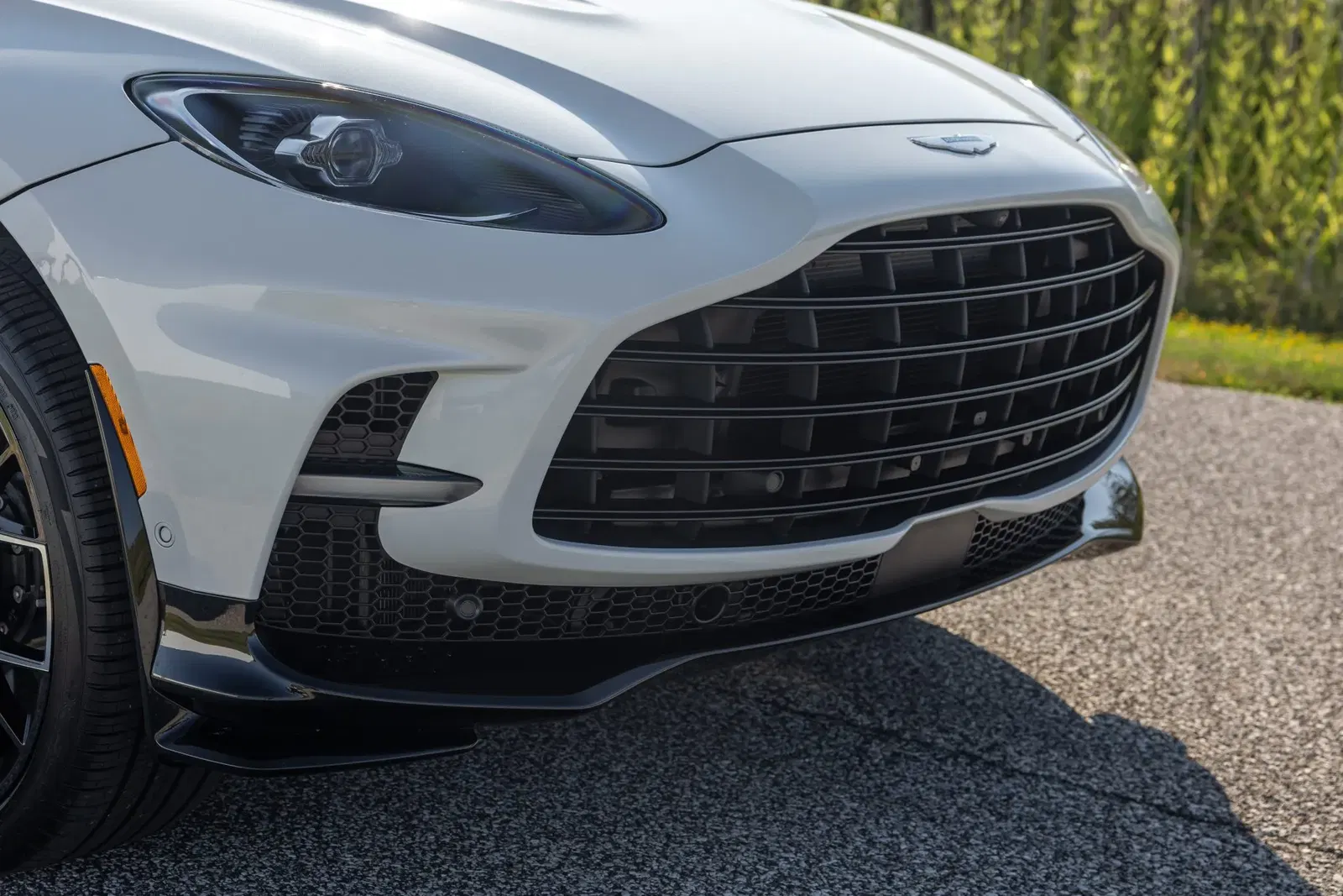 2025 Aston Martin DBX707