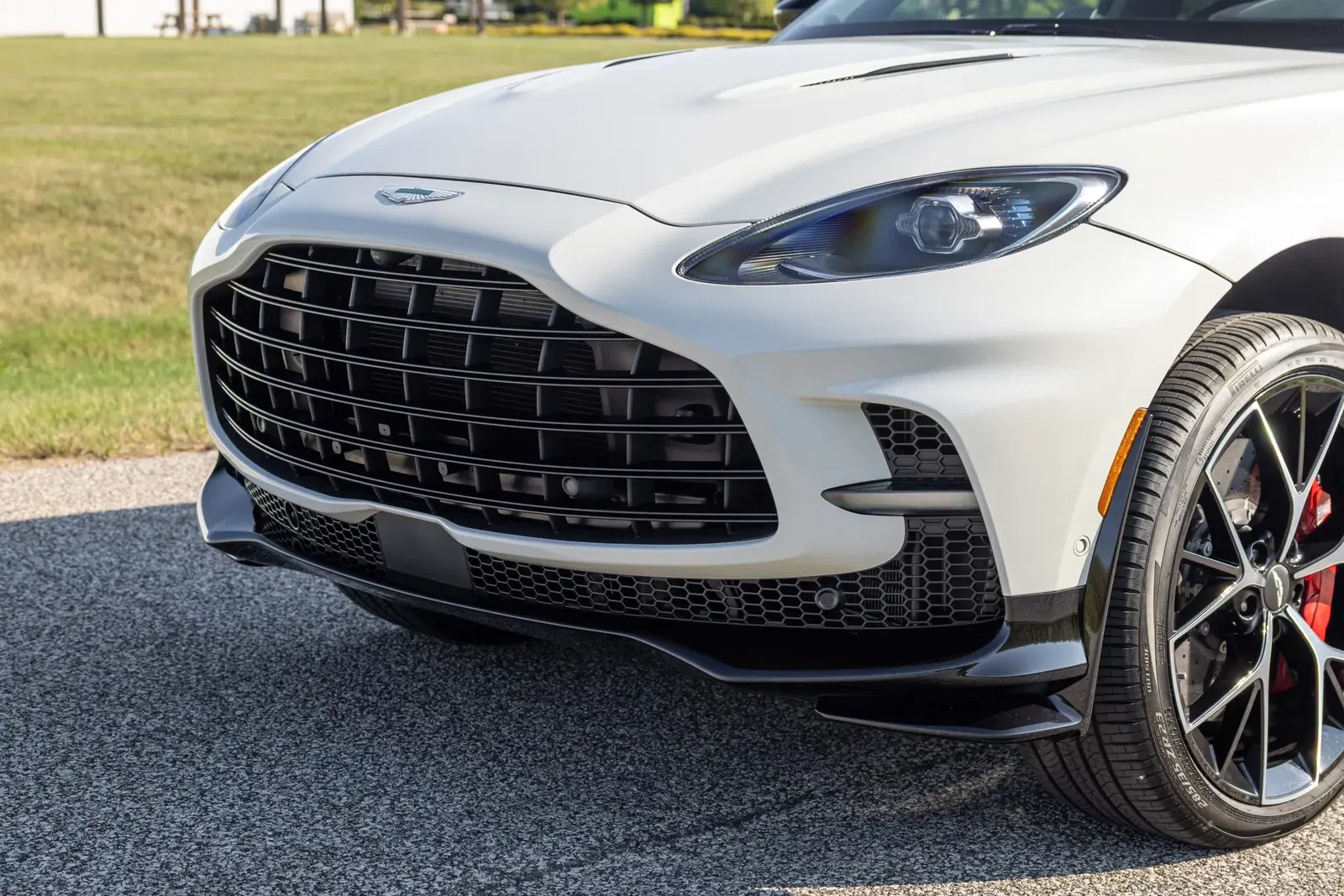 2025 Aston Martin DBX707