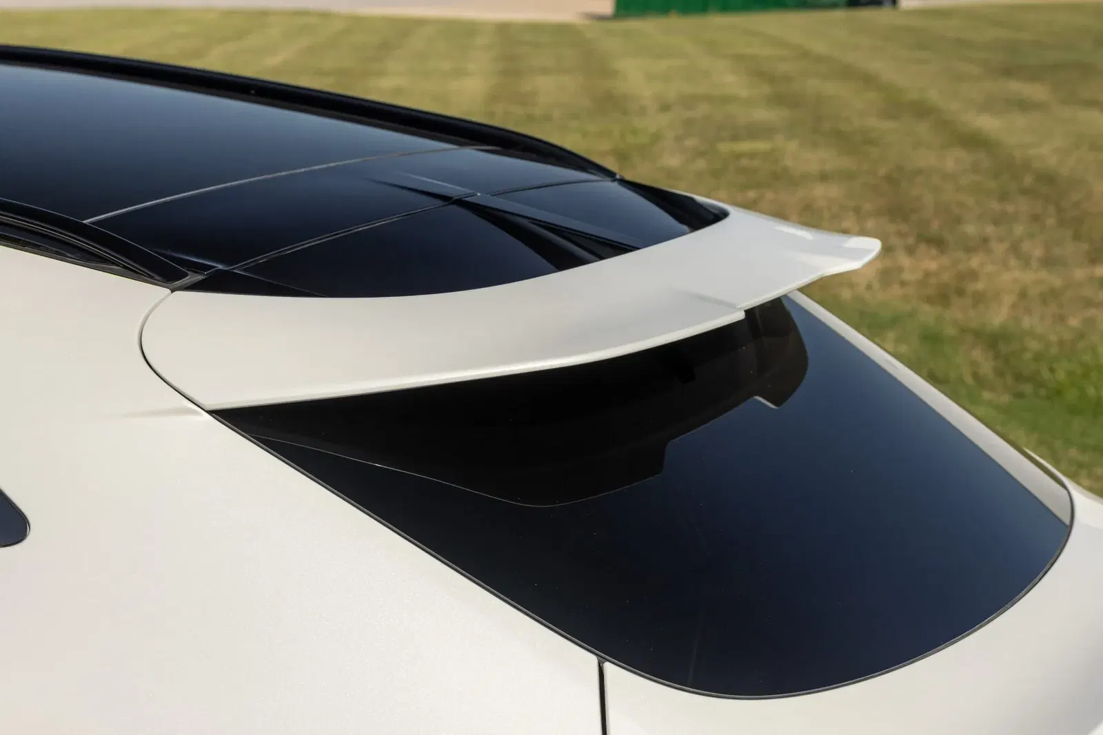 2025 Aston Martin DBX707