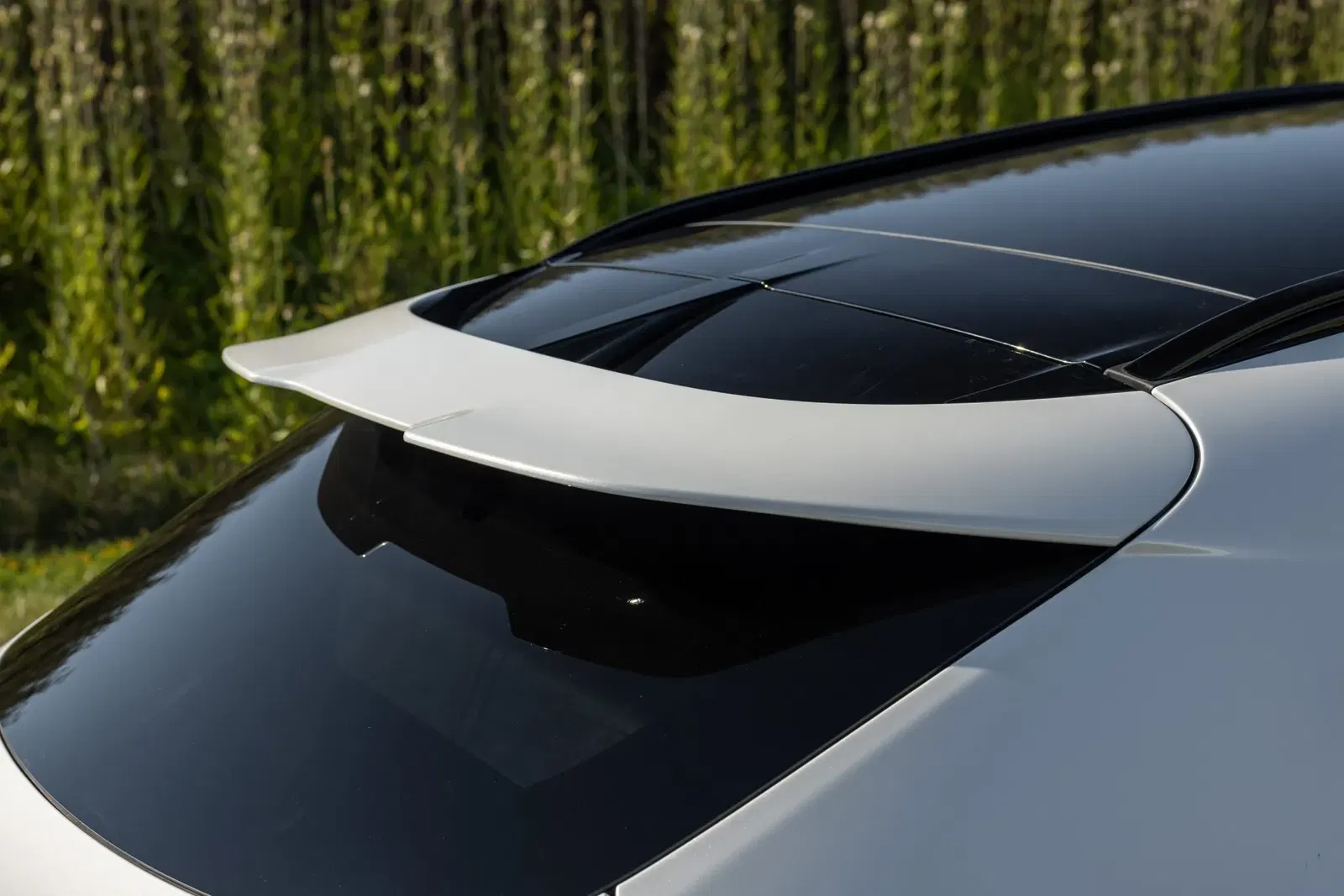 2025 Aston Martin DBX707