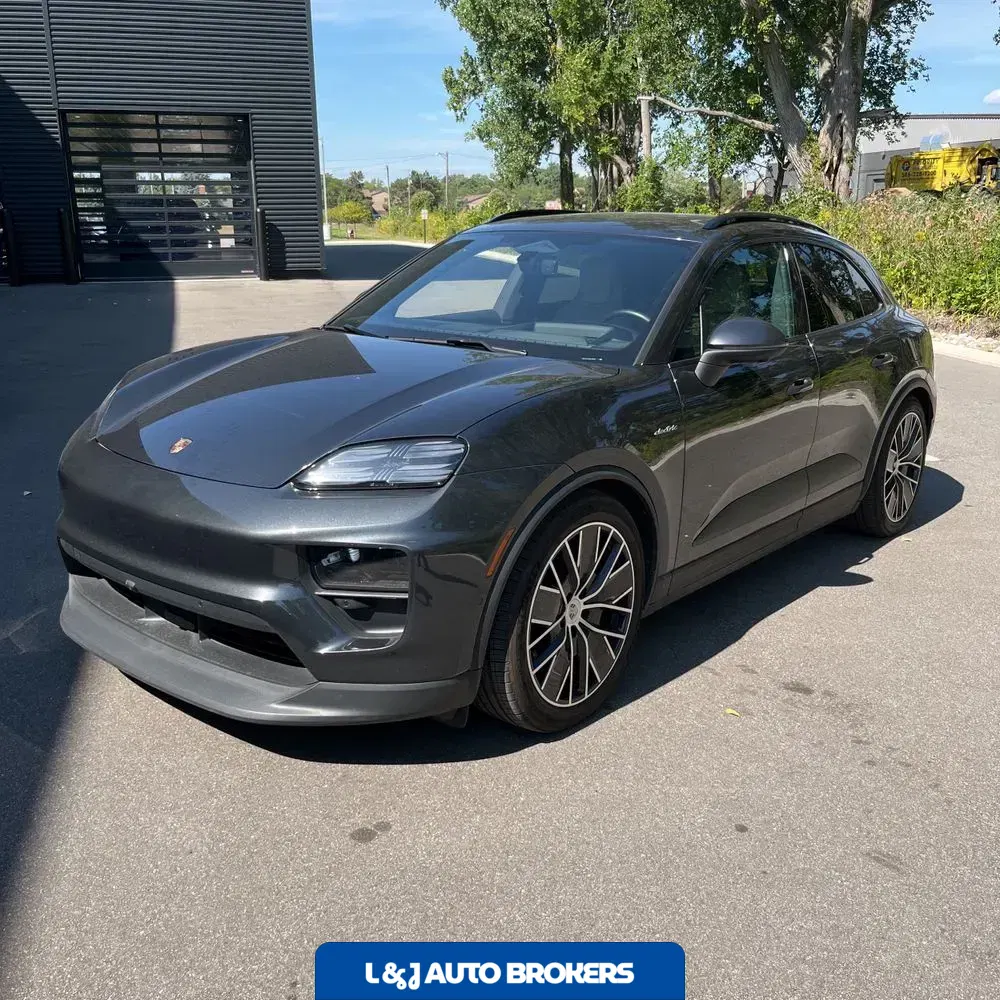 2024 Porsche Macan EV 4