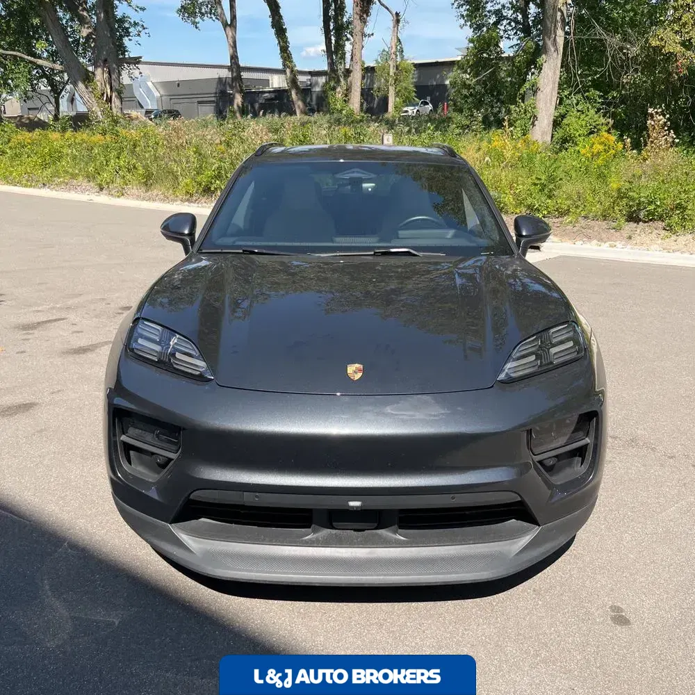 2024 Porsche Macan EV 4